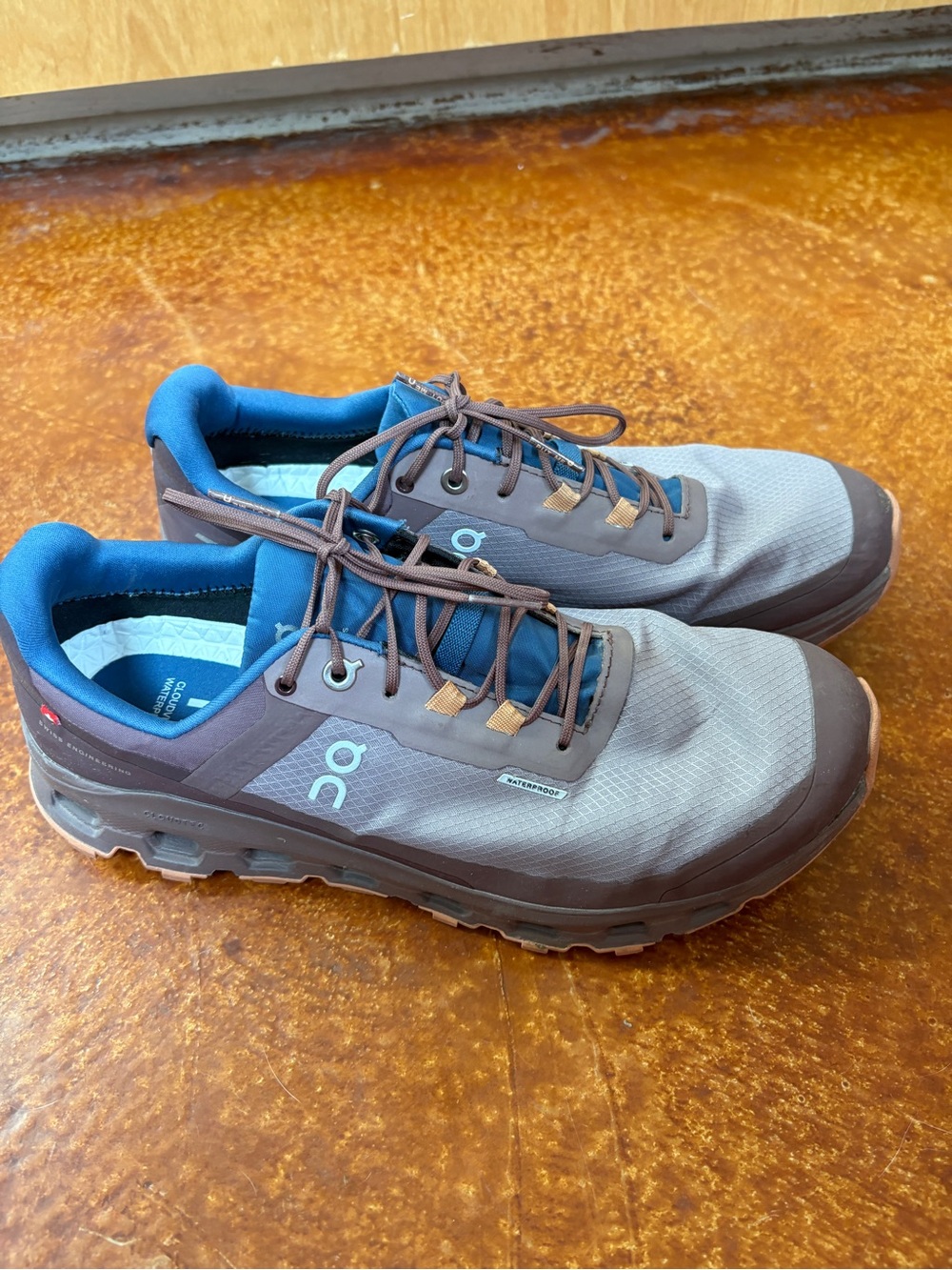 ON Cloud Running Waterproof Cloudvista Sneakers size 8.5 - Grape / Zinc